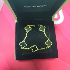 Van Cleef Arpels Black Gold Bracelet Clover Chic